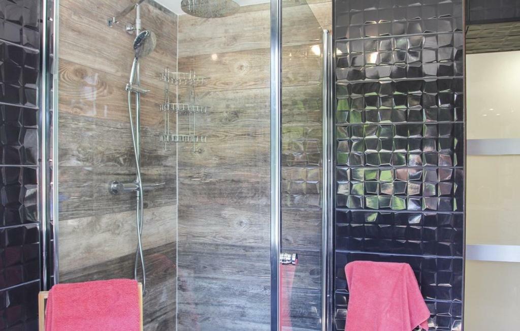 Maison 4 Etoiles Et Studio 3 Etoiles Independants Avec Piscine LʼIsle-sur-la-Sorgue Εξωτερικό φωτογραφία